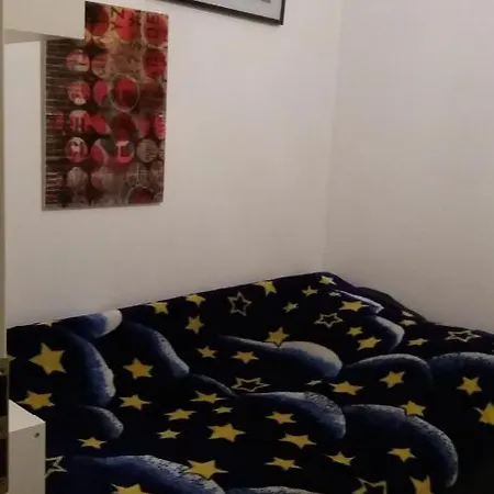 Valda ,pokoje Przy Trasie Torunskiej *
