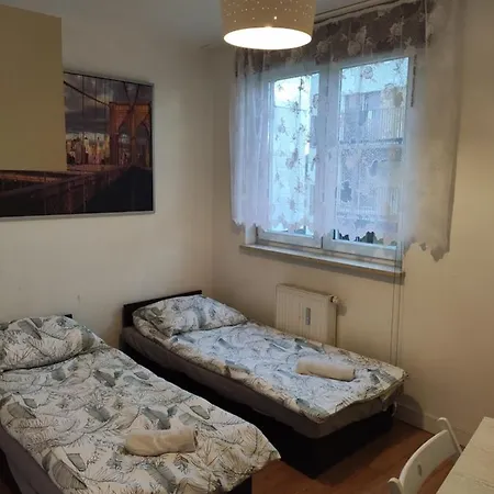 Valda ,pokoje Przy Trasie Torunskiej Варшава